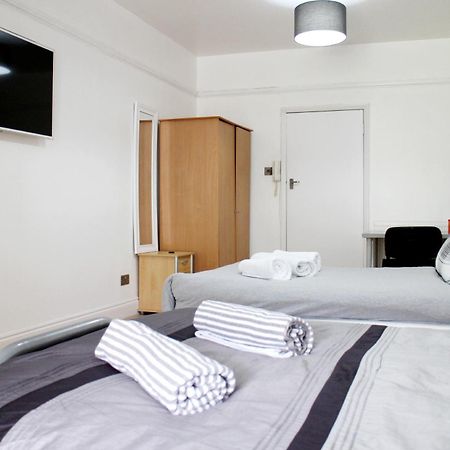 Large Studio Garden Flat On Golders Green Road ロンドン エクステリア 写真
